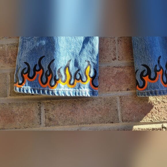 Fire Print Glassons Jeans Size 8 in women's(New with Tags) - Picture 5 of 8